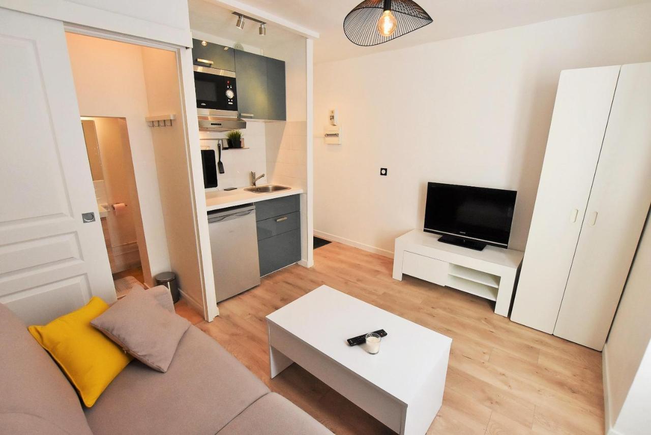 Appartement Au Coeur De La Ville De タヴェルニー エクステリア 写真